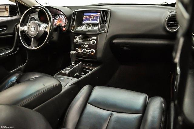 2010 nissan maxima interior